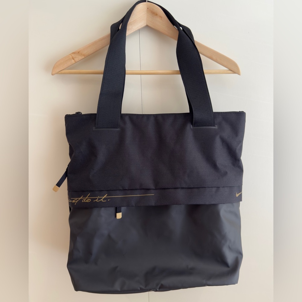 Nike lifestyle tote for everyday, travel or gym - almost new
